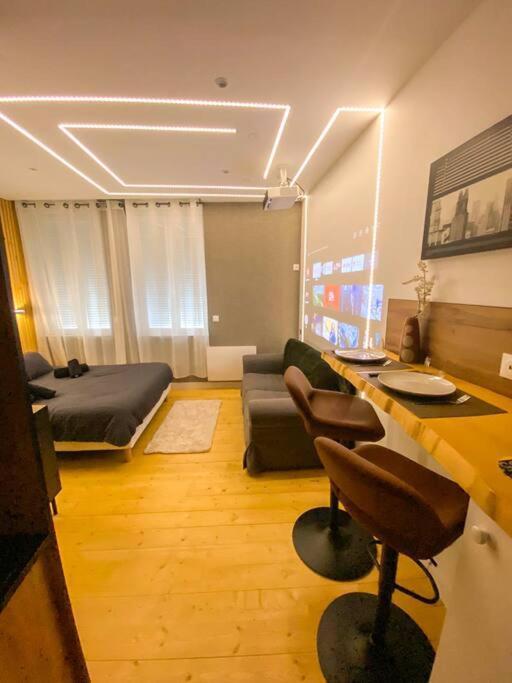 Le Pluvier D'Argent*Home Cinema Аббевіль Екстер'єр фото